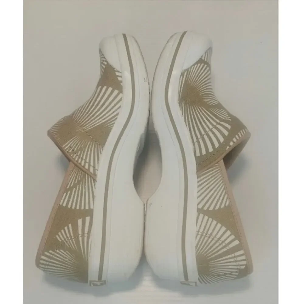 Tan Vegan Dansko Clog sz 38 - Picture 5 of 8